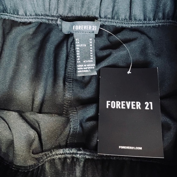 Black Flowy Pants with Slit Legs - Picture 6 of 10